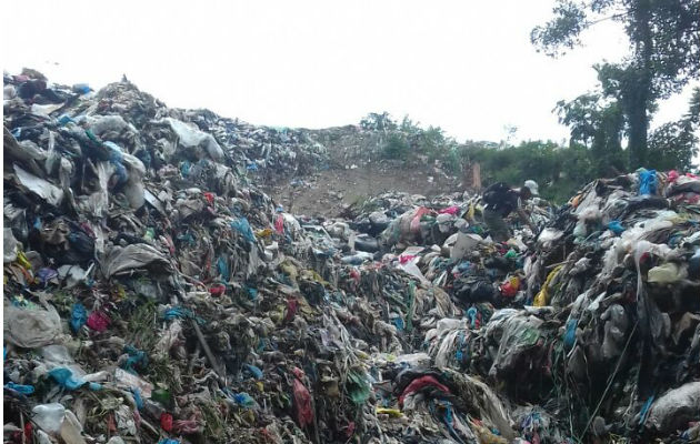 Siguen buscando pepenador sepultado por basura en Changuinola - Panamá América