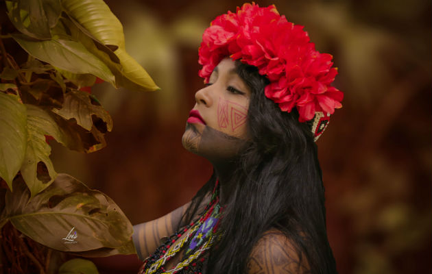 Las fotografías de Lois Iglesias exaltan a la mujer de Guna Yala. /Foto: Lois Iglesias.