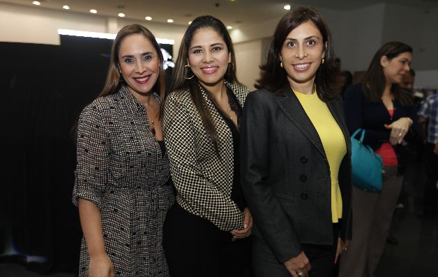 2. Yolanie Miró, Eva Cedeño y Verushka Pérez.