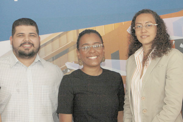 5. Demetrio Diamantopulos, Ana Díaz y Mitchell González.