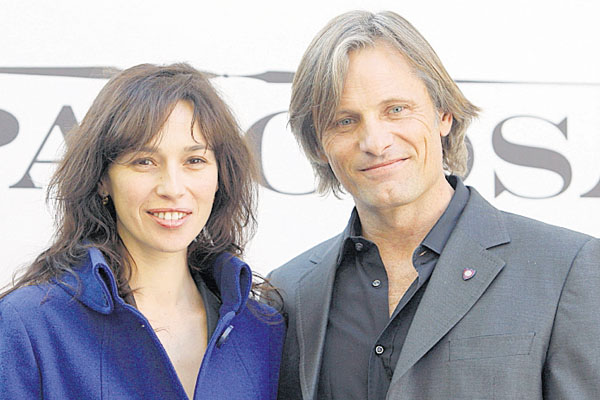 Los actores Viggo Mortensen y Ariadna Gil. 