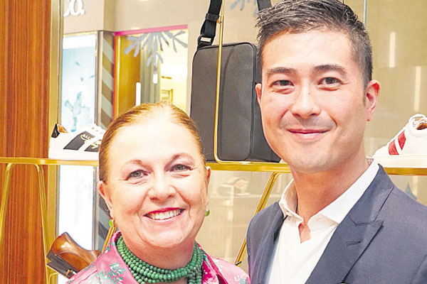 6.  Luz María Hernández y  Ken Karasawa.