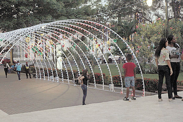 El Parque Porras está más concurrido. /Foto Víctor Arosemena