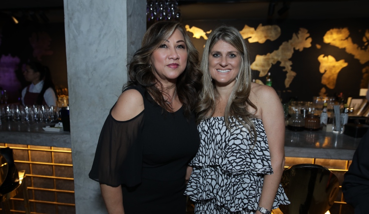 3. Sonia Luzcando y Rosamaría de Motta.