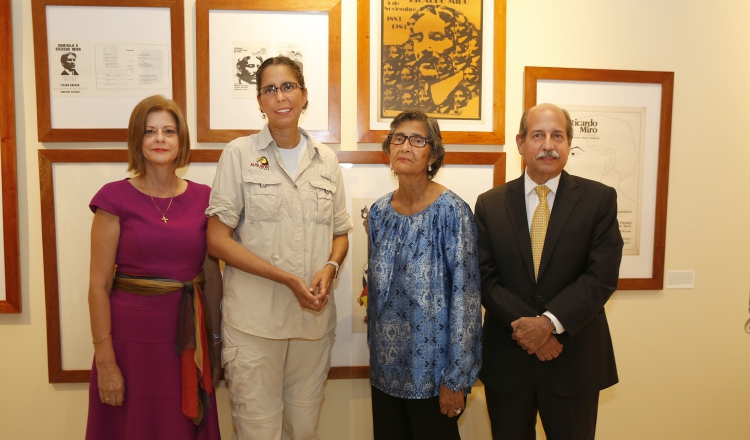 1.  Julieta de Arango, Rosabel Miró Rodríguez, Diana Rodríguez de Miró y Mario Lewis Morgan.