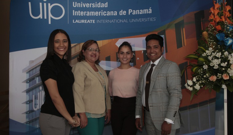 4. Kaithyuska Blagrove, Elsa Marín, Martha Weffer y Osmar Dubós.