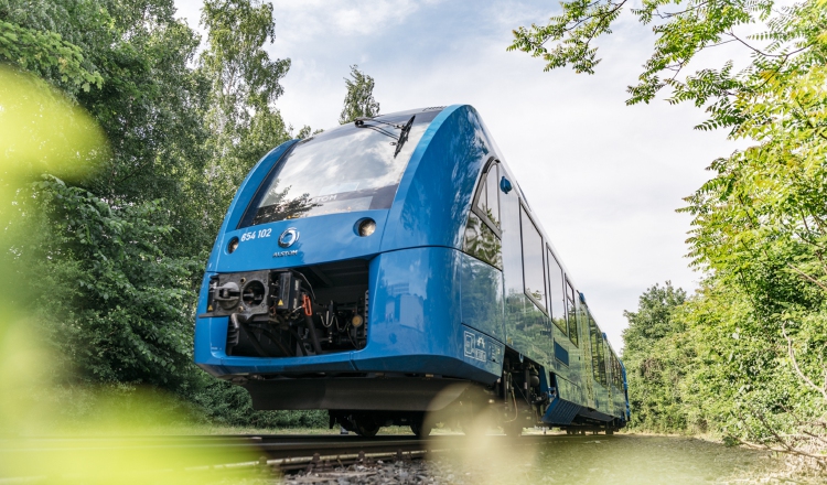 El tren que se mueve mediante energía de hidrógeno ya funciona en Alemania.