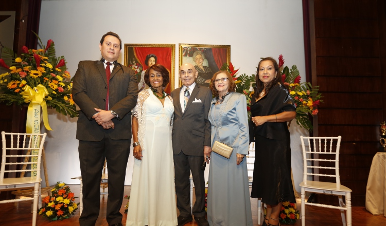 1. Tomás Sánchez Jr., Perla Thompson, Miguel Moreno y Lolita Rivera.