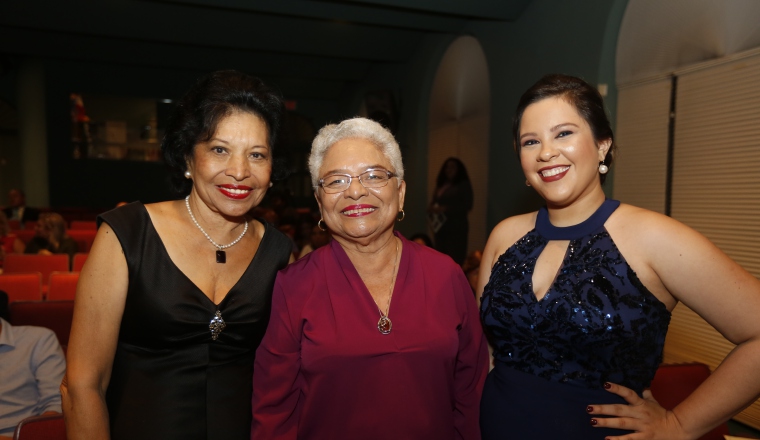 2. Griselda López, Margarita Vásquez y Alexandra Howard.