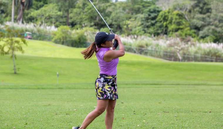 Cien golfistas participaron en el torneo.