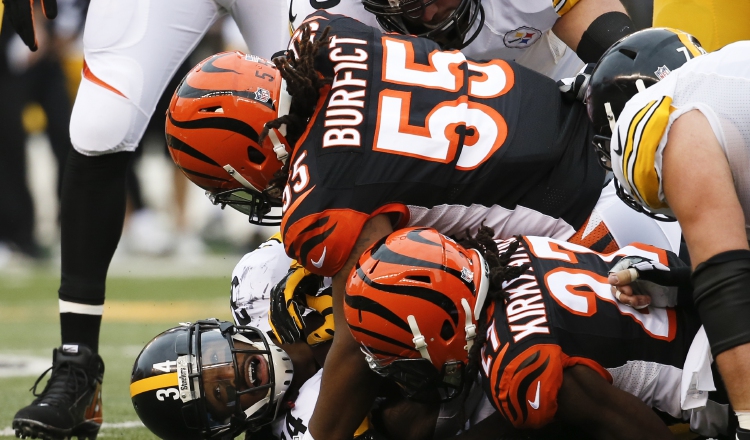 A los Steelers no le gustó lo actuado por Vontaze Burfict. /Foto AP
