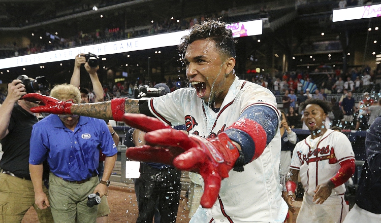 Johan Camargo atribuyó los buenos resultados de Atlanta este año a la unidad de los jugadores. AP