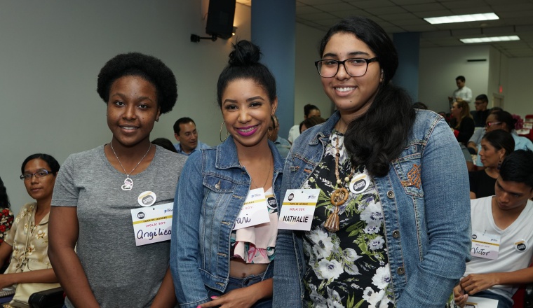 3. Angélica Simpson, Yaribeth Palermo y  Nathalie Acevedo.