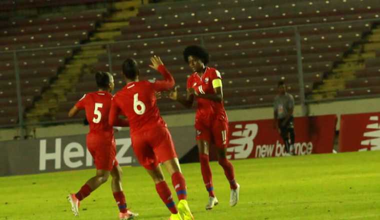 Nathalia Mills festeja su gol ante Argentina. /Foto Anayansi Gamez