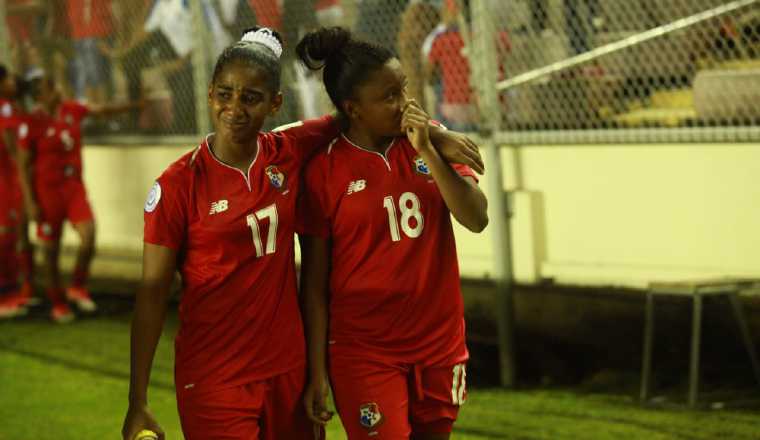 Anuvis Angulo (17) y Erika Hernández (18). /Foto Anayansi Gamez