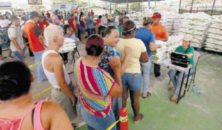 Las autoridades prometieron control y seguridad en las filas. /Foto Archivo