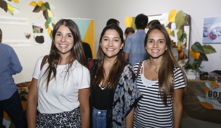 2.  Flonelia Paz, Diana Villalaz y Luisa Jaramillo.