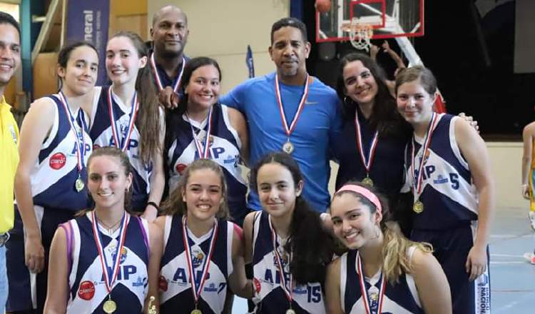 Las campeonas U18 /Foto Cortesía