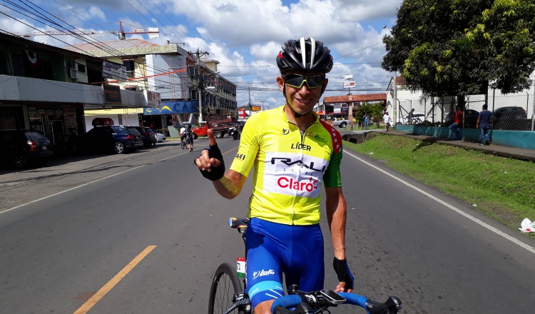 El colombiano Didier Chaparro les dedicó el triunfo  a sus compañeros de equipo y a sus familiares. /Foto José Vásquez