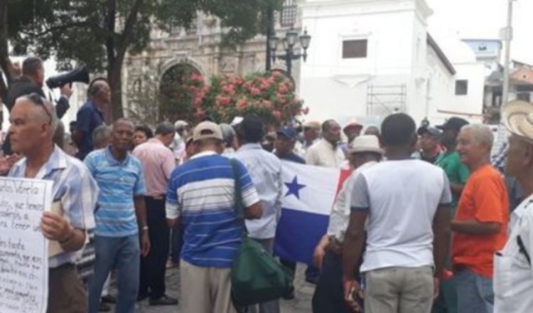 Los jubilados se mantienen en pie de guerra  por su aumento. /Foto Cortesía