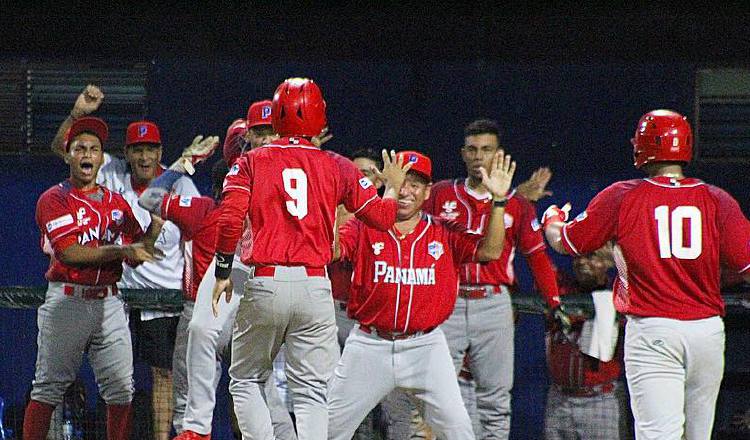 El equipo panameño celebra su histórica clasificación. Fedebeis