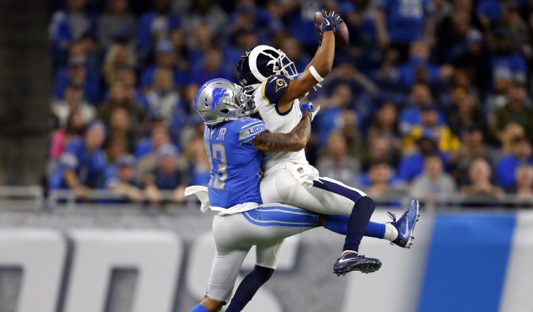 Robert Woods, de Rams, y Darius Slay (23), de Lions. /Foto AP