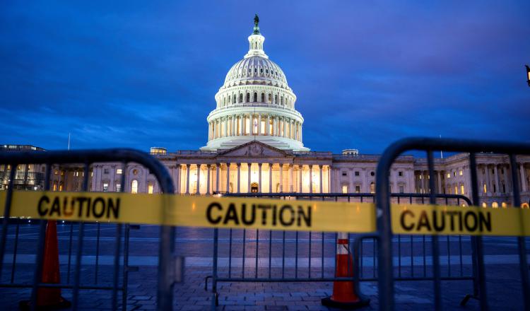 A principios de la semana, el presidente Trump rechazó una resolución continua aprobada por el Senado para financiar al Gobierno. AP