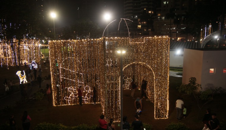 El Parque Urracá, un año más, brilla para estas fechas. /Foto Víctor Arosemena