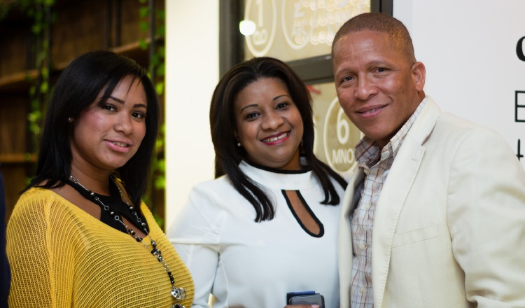 1. Khadya Burrell, Nancy Pineda y Oswaldo Niño Ortega.