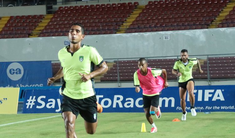 Carlos Rodríguez (izq), de Costa del Este, es convocado. /Foto @LPF