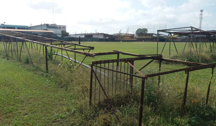 El estadio está en completo abandono.