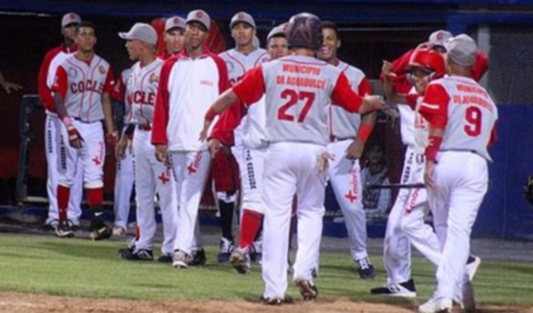 Coclé con gran trabajo del lanzador Israel Mendoza logró su primer triunfo.
