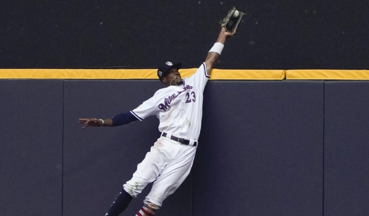 Keon Broxton, de los Cerveceros de Milwaukee. /Foto AP