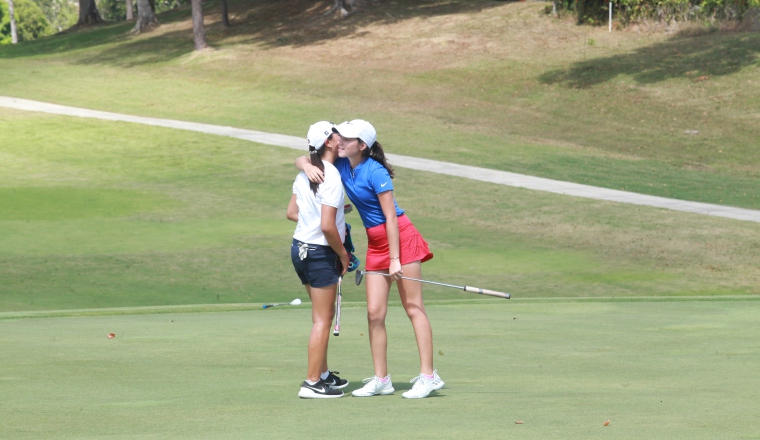 4.  Jazmine Yon de Guatemala  y la panameña  Carla Álvarez.