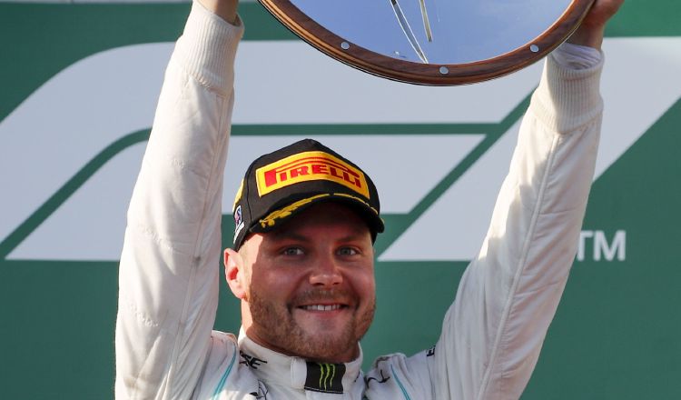 Bottas celebra su triunfo.