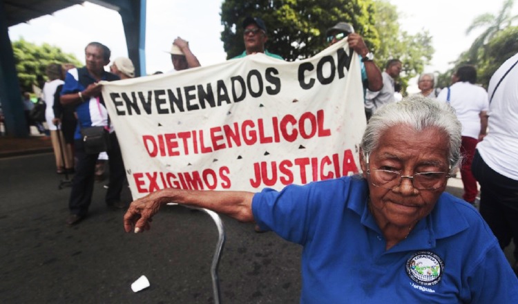 Afectados por el dietilenglicol se quejan de demora de hasta 8 meses para las revisiones. Archivo.