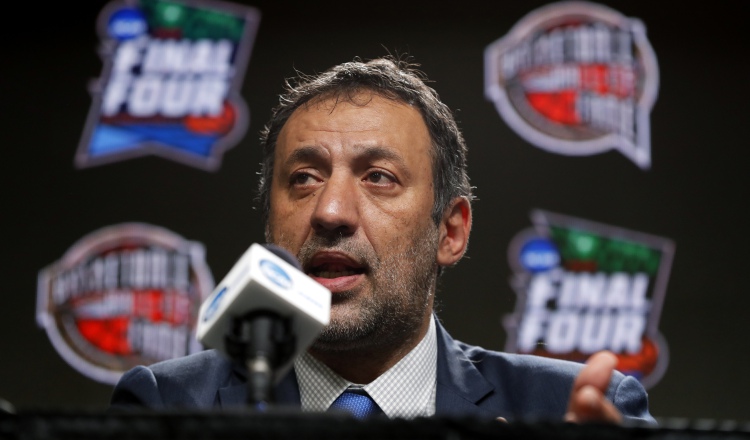 El serbio Vlade Divac  encabeza la lista de elegidos. AP