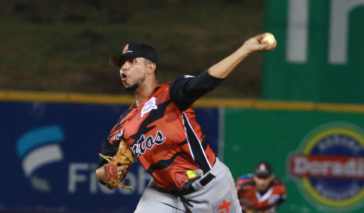 Jesús Yepes sale al montículo hoy. Foto Anayansi Gamez