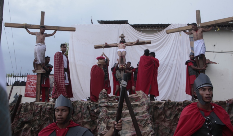 El viacrucis en vivo demostró todo el dolor que pasó Jesús antes de ser crucificado. Víctor Arosemena