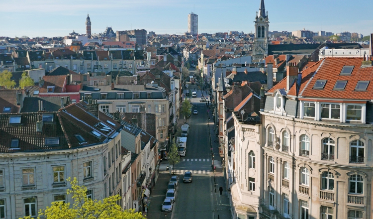 Vista de Bruselas desde la Puerta de Hal. EFE