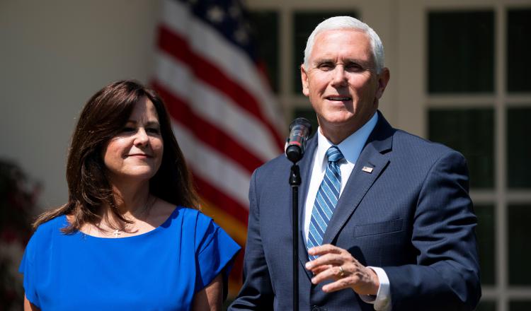 Pence señala que es el momento apropiado para esta acción. EFE