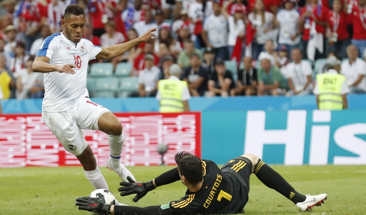 Ismael Díaz se lesionó jugando el mundial con la selección de Panamá.