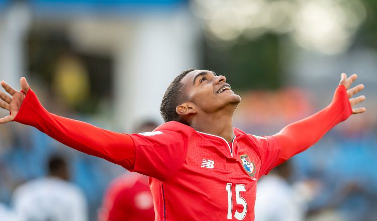 Diego Ezequiel Valanta de Panama celebra su gol. Foto:AP 