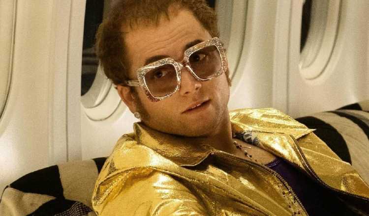 Taron Egerton como Elton John en 