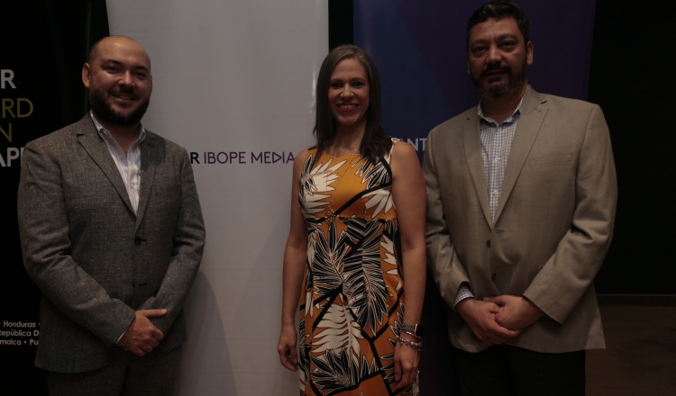 1. Francisco Carvajal, Vivian Gálvez y Jorge Martín Frech.