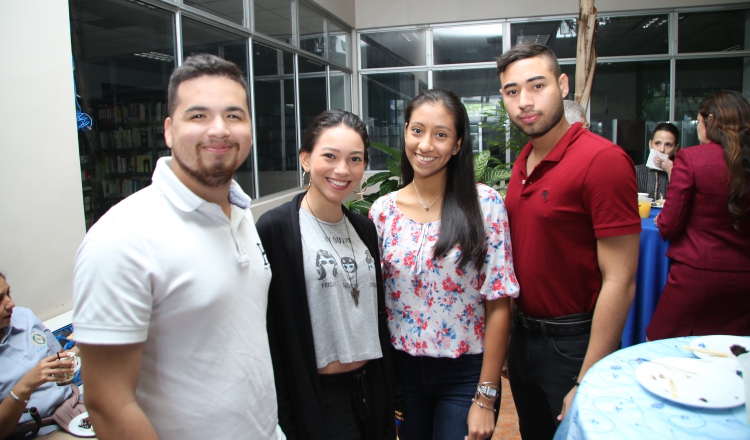 1.  José Villarreal, Andrea Mina, Alexandra Arana y Hugho Bultrón.