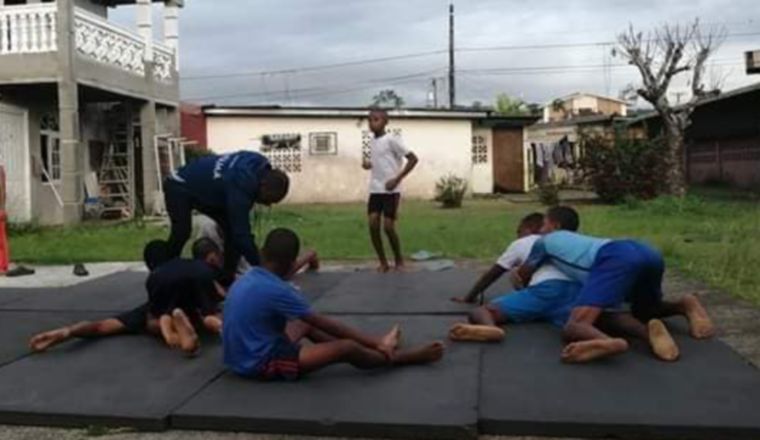 Colonenses se preparan para el nacional infantil de lucha. Diómedes Sánchez 