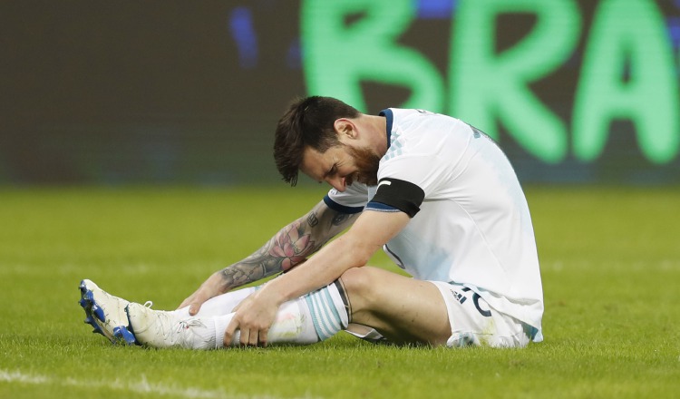 Lionel Messi durante el partido contra Paraguay. AP