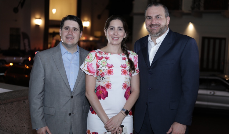 1.  Mauricio Pusillo, Francesca Labella y Mario Labella.