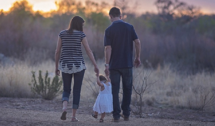 Los padres deben procurar que los niños tengan su propio espacio o habitación para dormir.